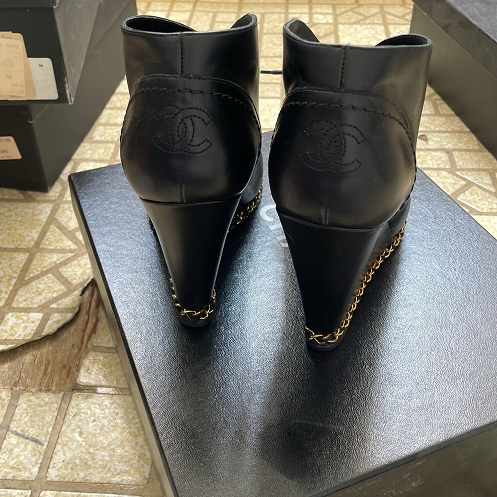 Sale!! Chanel lace up classic black booties size 40 - Picture 3 of 10